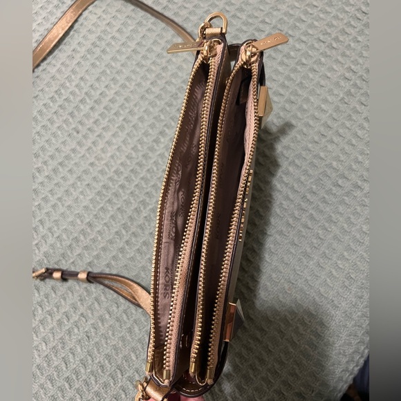 Michael Kors gold metallic crossbody. - Picture 5 of 8